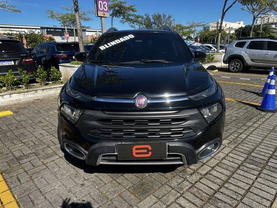 FIAT TORO 2.0 16V TURBO DIESEL FREEDOM 4WD AT9 FIAT TORO 2.0 16V TURBO DIESEL FREEDOM 4WD AT9